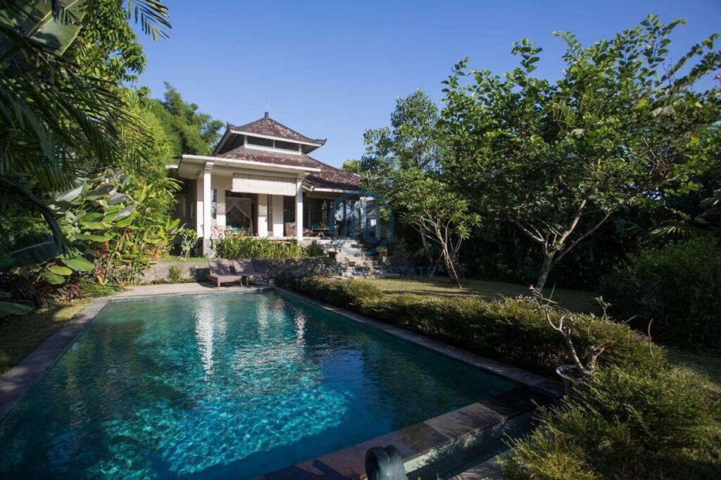 2 bedrooms villa with traditional touch ubud for sale rent 13
