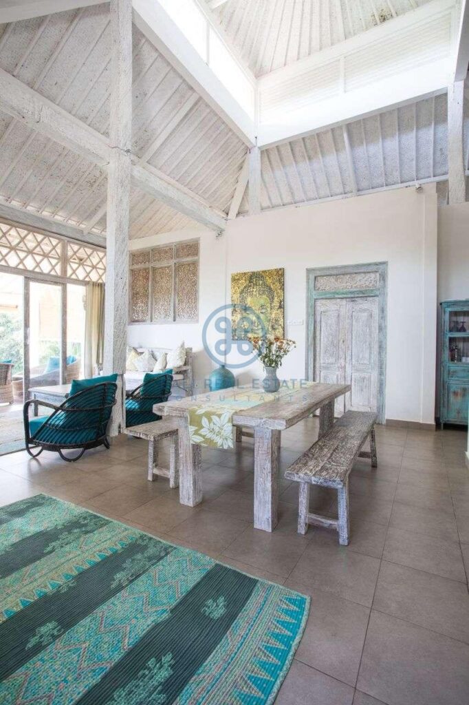 2 bedrooms villa with traditional touch ubud for sale rent 3