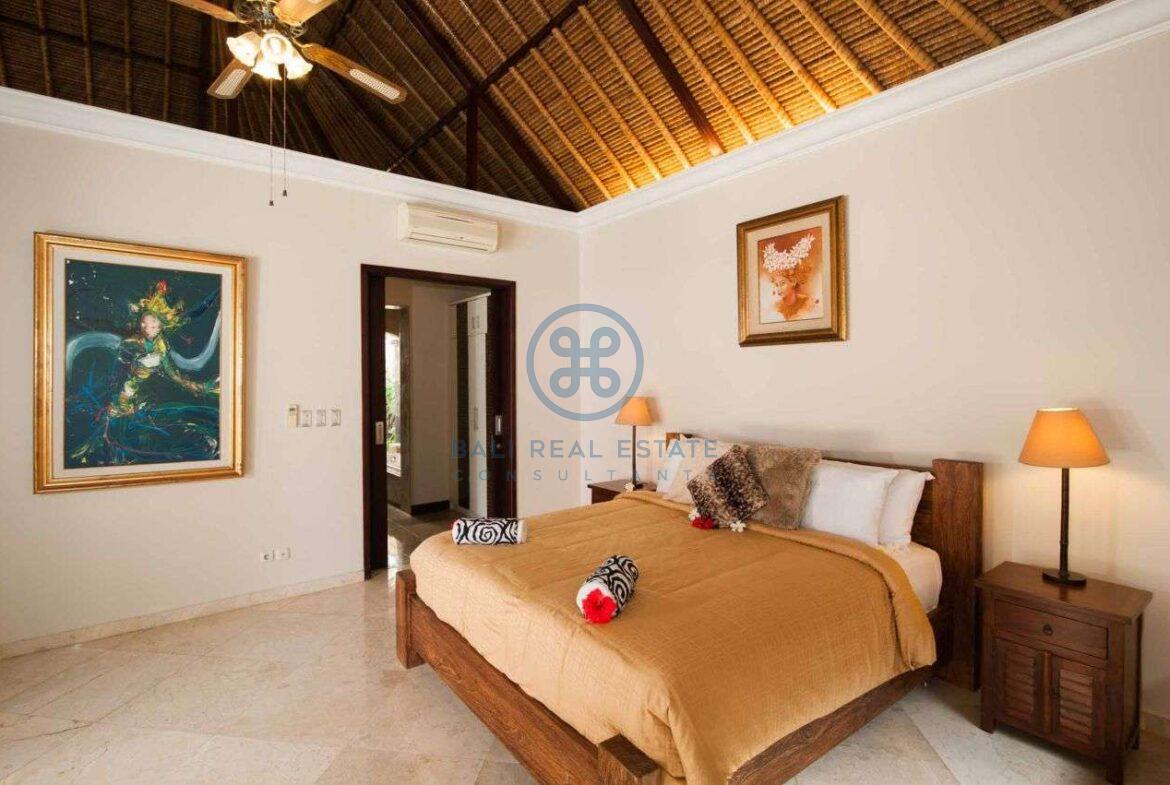 3 bedroom balinese villa sanur for sale rent 23