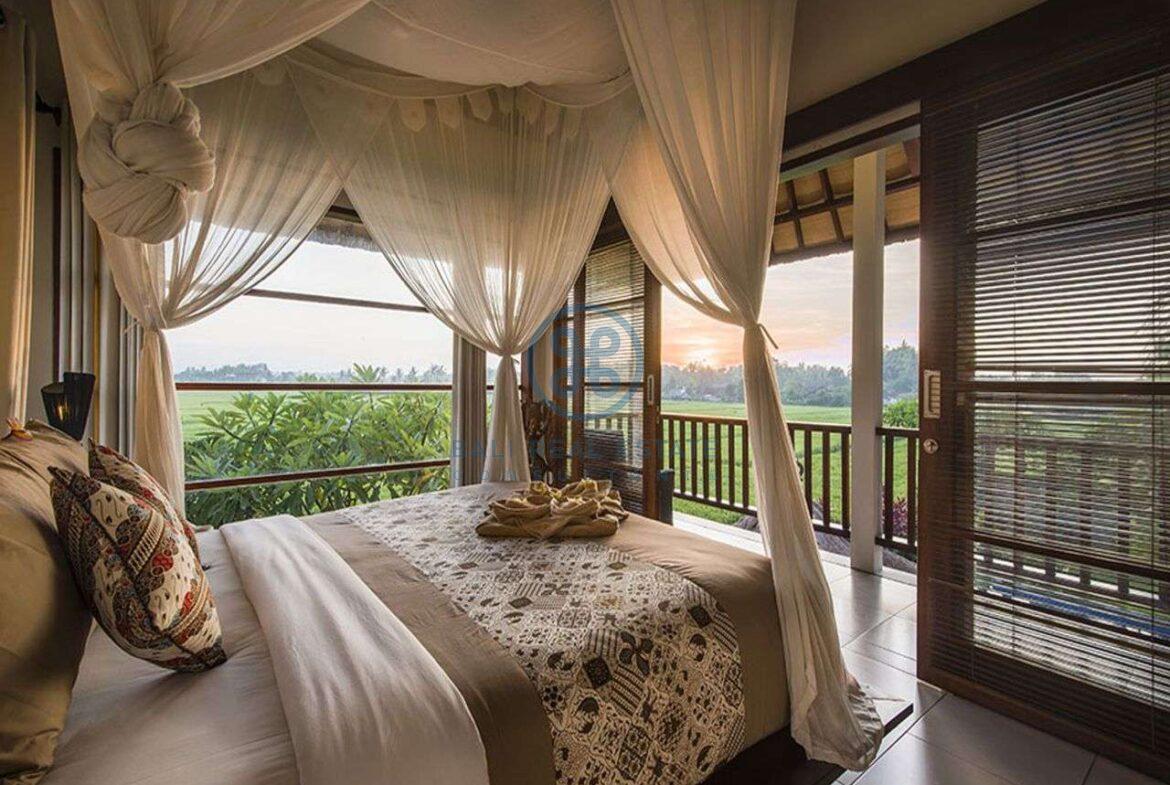 3 bedrooms villa bali style ricefield view kedungu for sale rent 4
