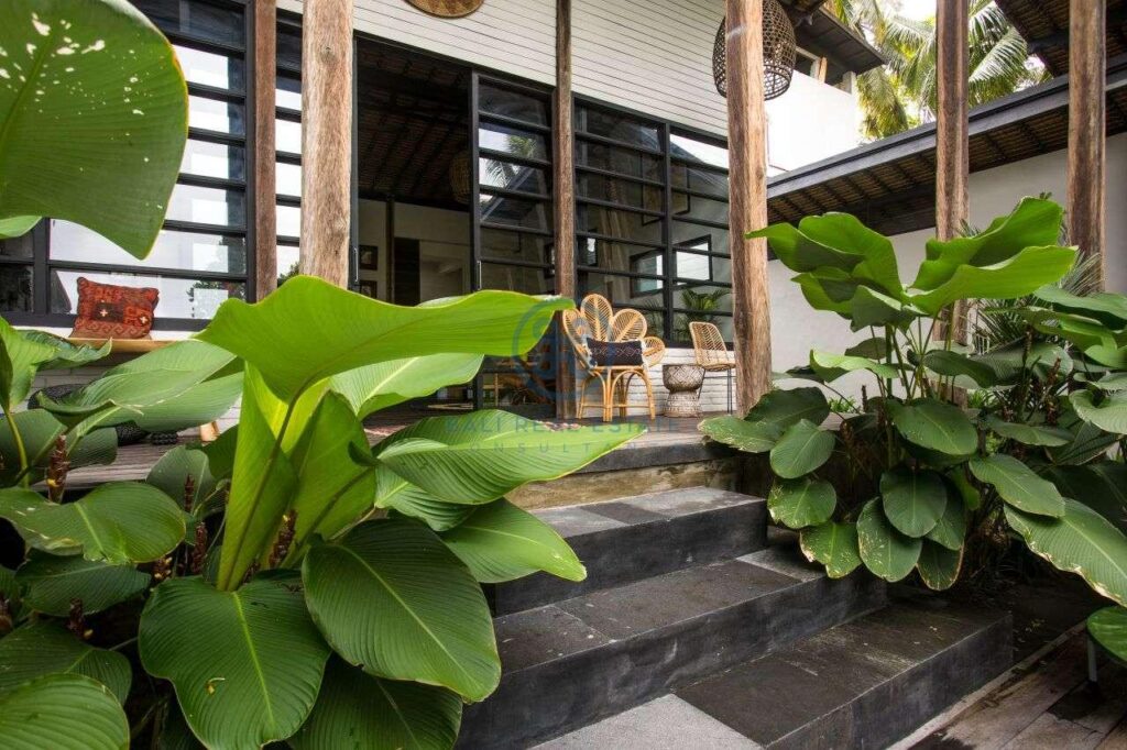 3 bedrooms villa in central ubud for sale rent 4