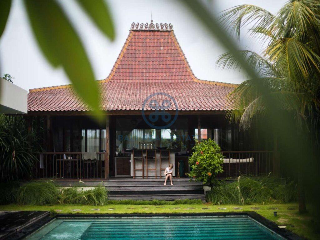 3 bedrooms villa joglo style echo beach canggu for sale rent 1 scaled