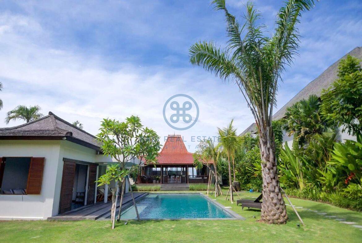 3 bedrooms villa joglo style echo beach canggu for sale rent 4 scaled