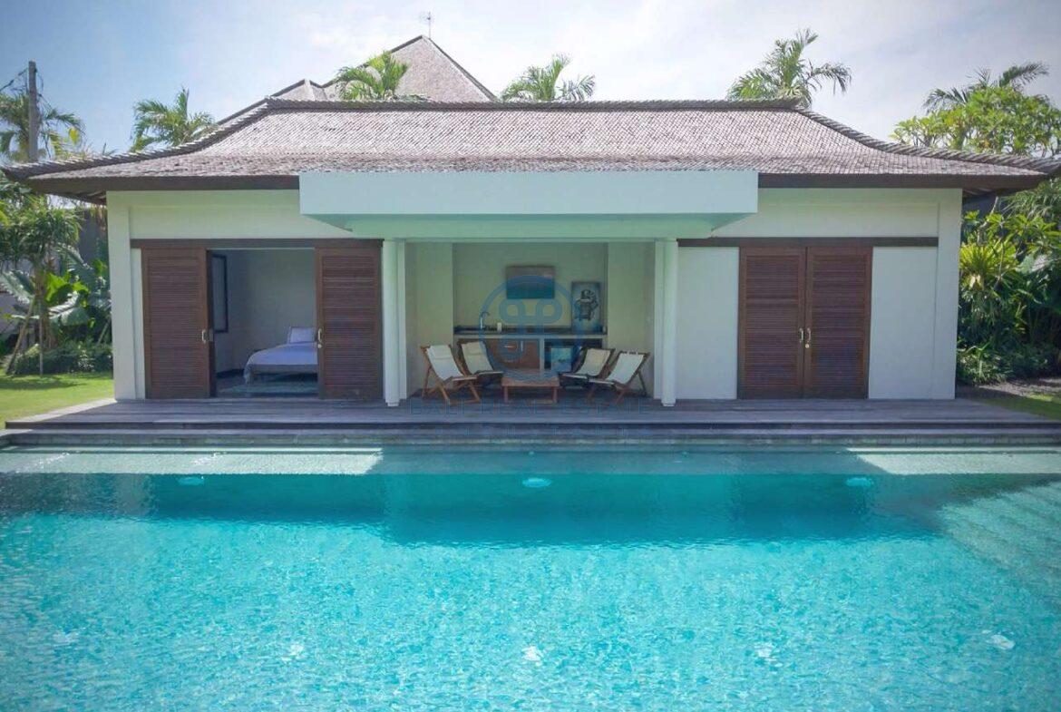 3 bedrooms villa joglo style echo beach canggu for sale rent 6 scaled