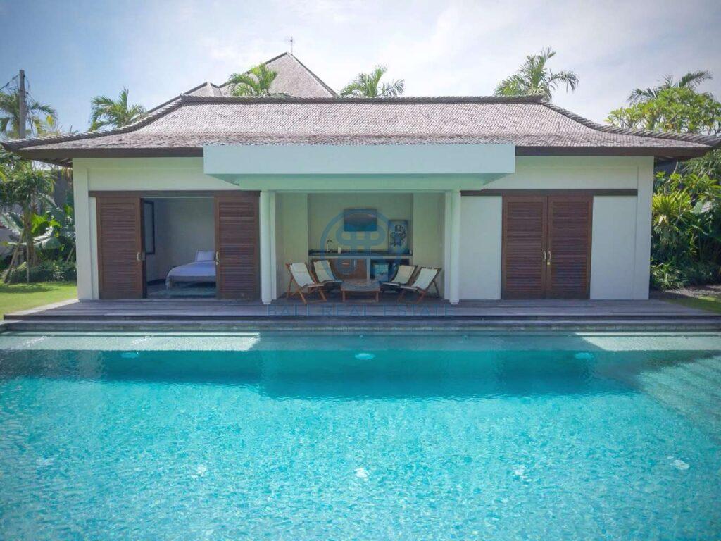 3 bedrooms villa joglo style echo beach canggu for sale rent 6 scaled