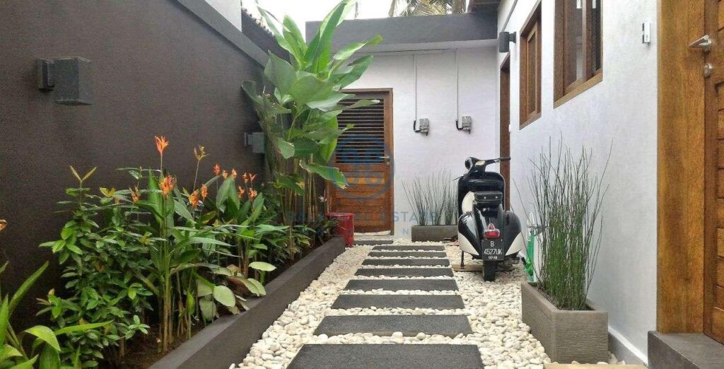3 bedrooms villa with lanscaped garden view ubud for sale rent 25