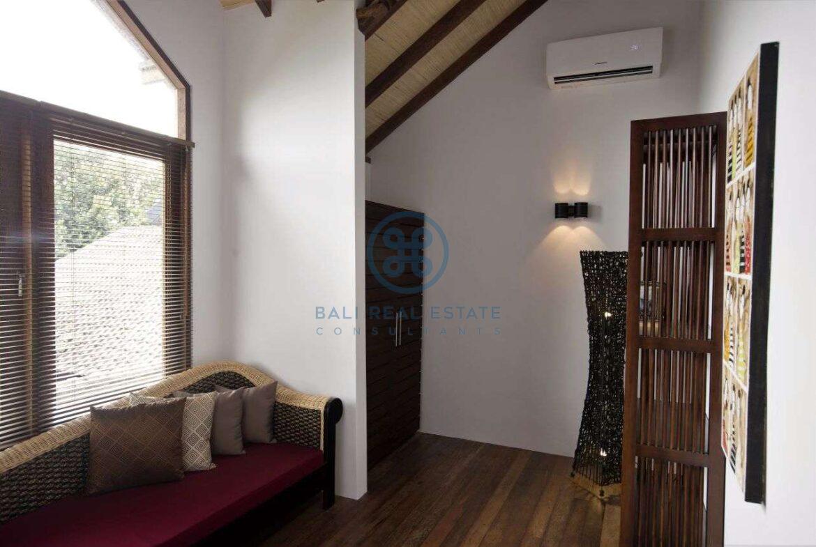 3 bedrooms villa with lanscaped garden view ubud for sale rent 6