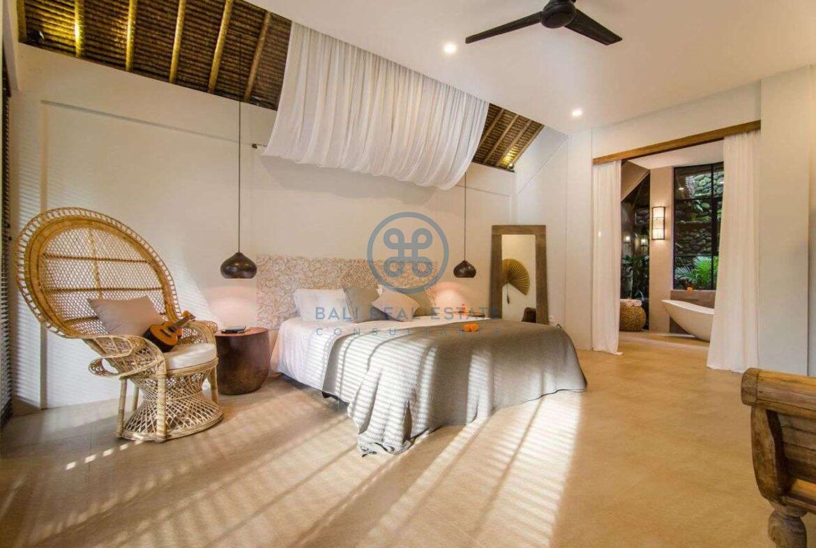 3 bedrooms villa with ricefields jungle view ubud for sale rent 15
