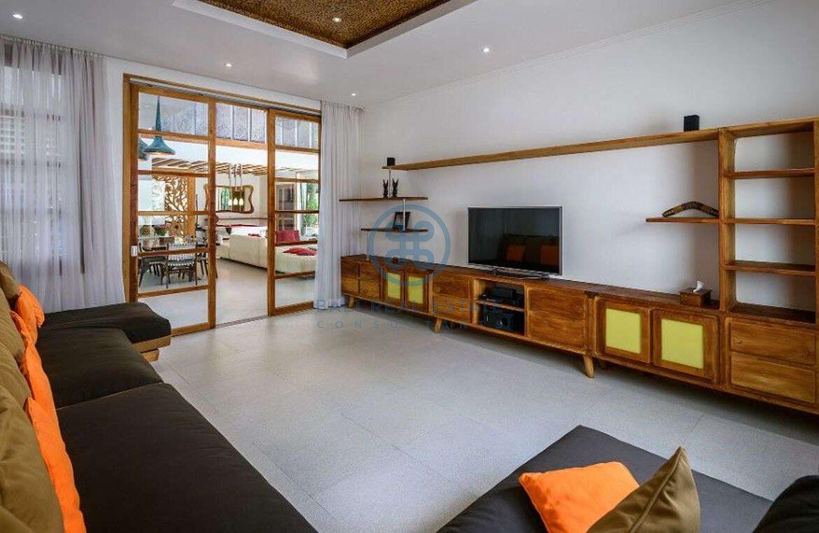4 bedroom family home villa umalas for sale rent 9