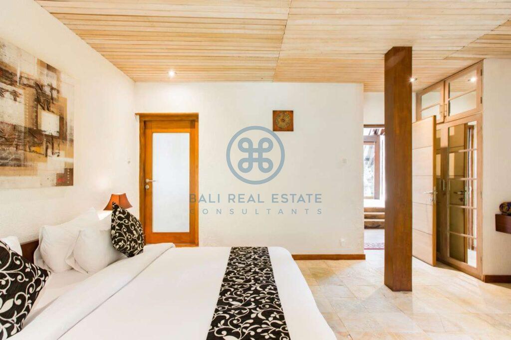 4 bedrooms designer villa seminyak for sale rent 14 scaled