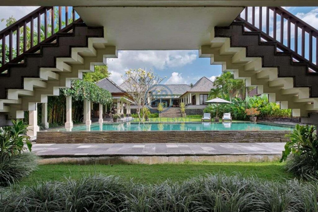 4 bedrooms villa mansion ricefield valley view ubud for sale rent 1