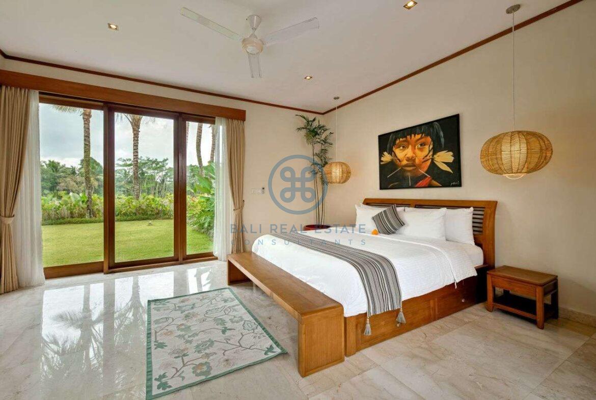 4 bedrooms villa mansion ricefield valley view ubud for sale rent 12