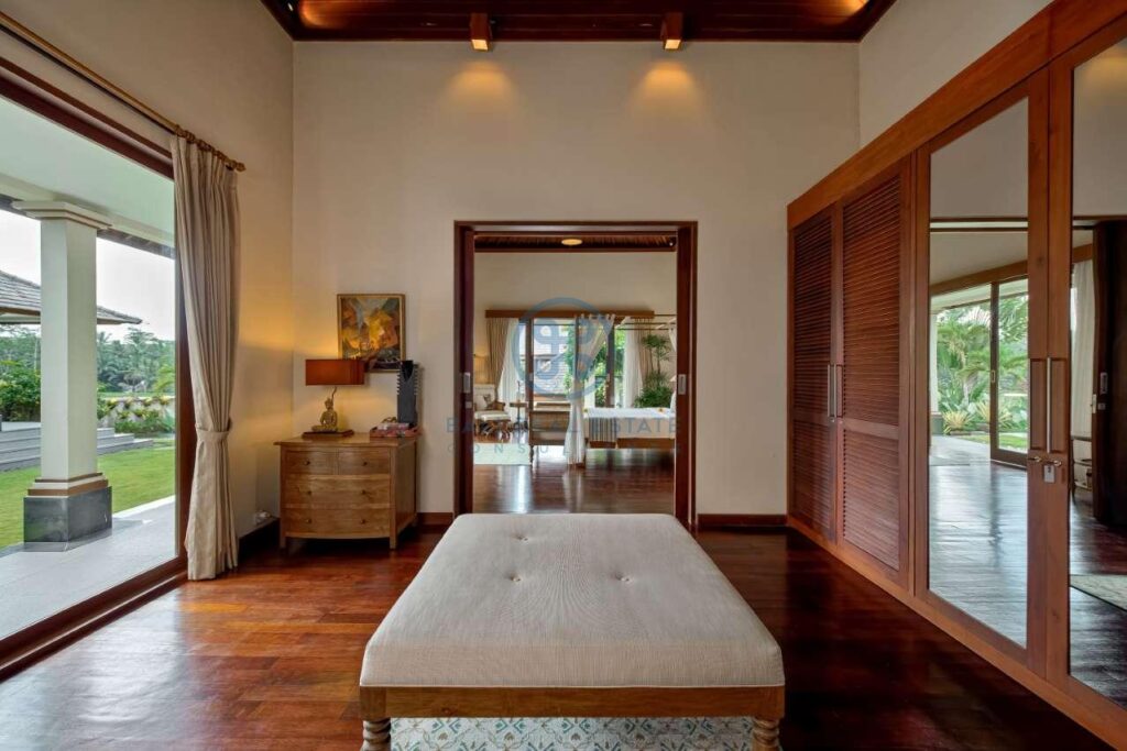 4 bedrooms villa mansion ricefield valley view ubud for sale rent 26