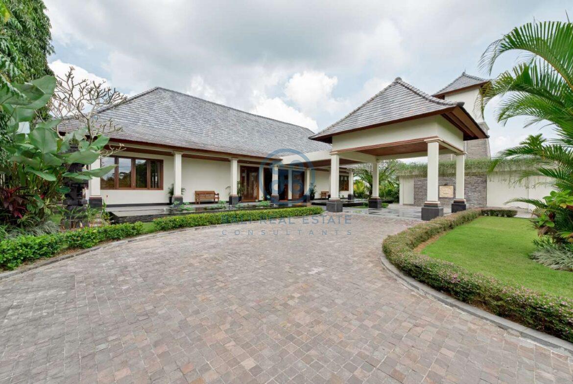4 bedrooms villa mansion ricefield valley view ubud for sale rent 46