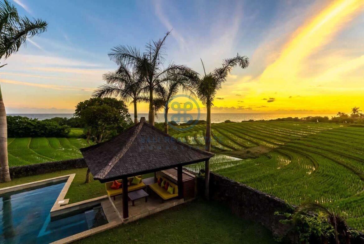 4 bedrooms villa ricefield ocean view beraban for sale rent 14 scaled