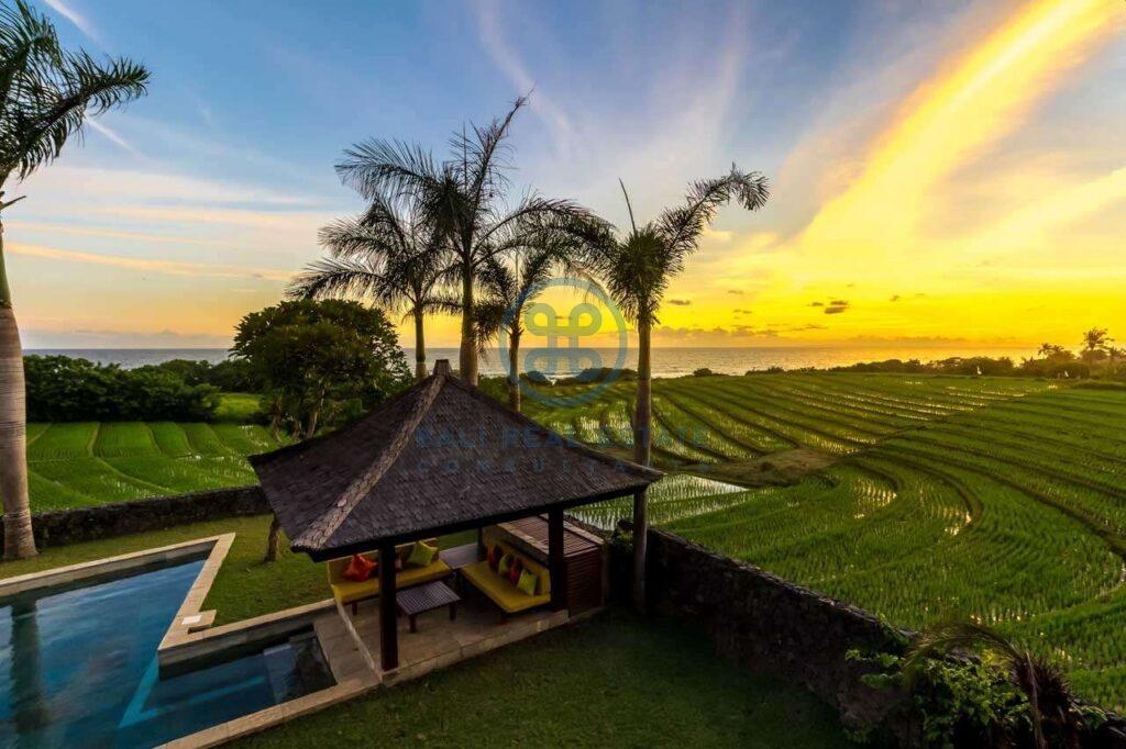 4 bedrooms villa ricefield ocean view beraban for sale rent 14 scaled