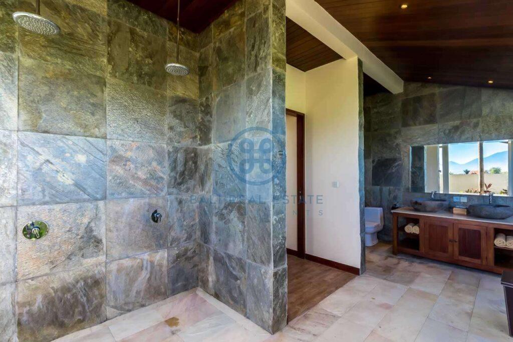 4 bedrooms villa ricefield ocean view beraban for sale rent 26 scaled