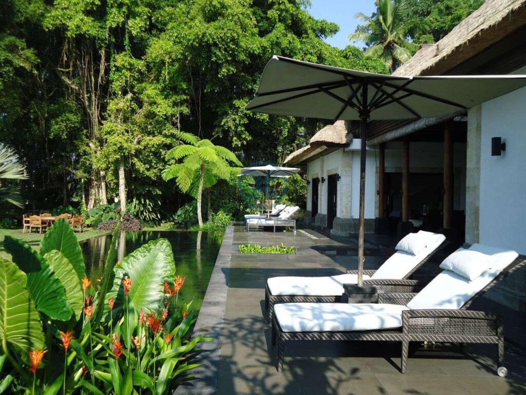 4 bedrooms villa with infinity pool ubud for sale rent 11