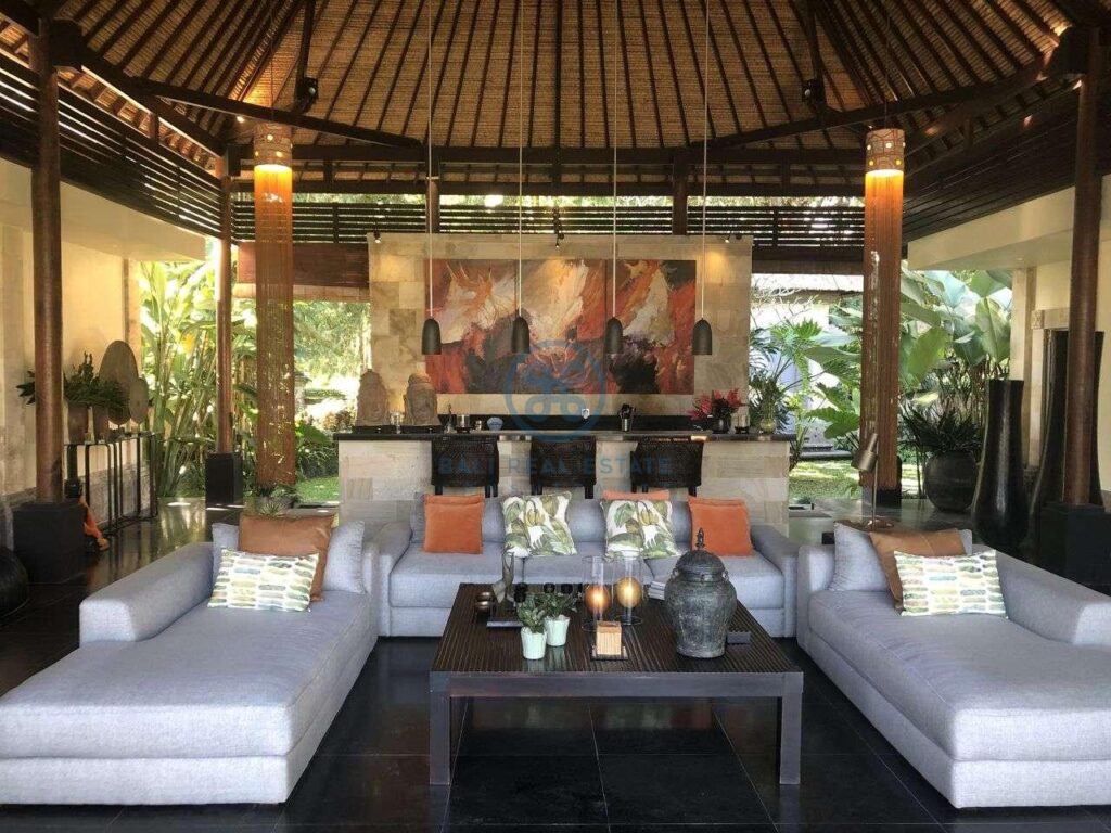 4 bedrooms villa with infinity pool ubud for sale rent 12