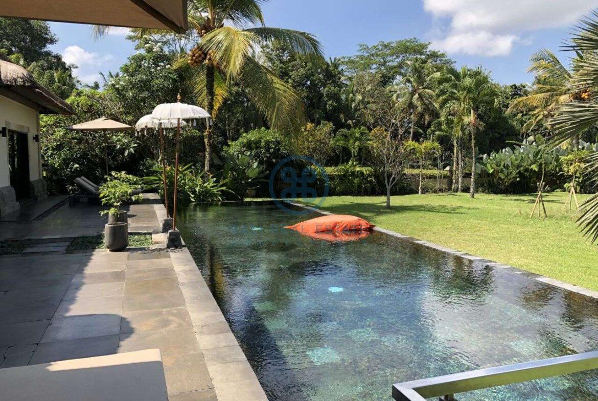 4 bedrooms villa with infinity pool ubud for sale rent 38