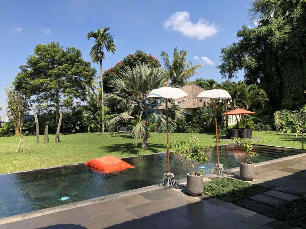 4 bedrooms villa with infinity pool ubud for sale rent 41