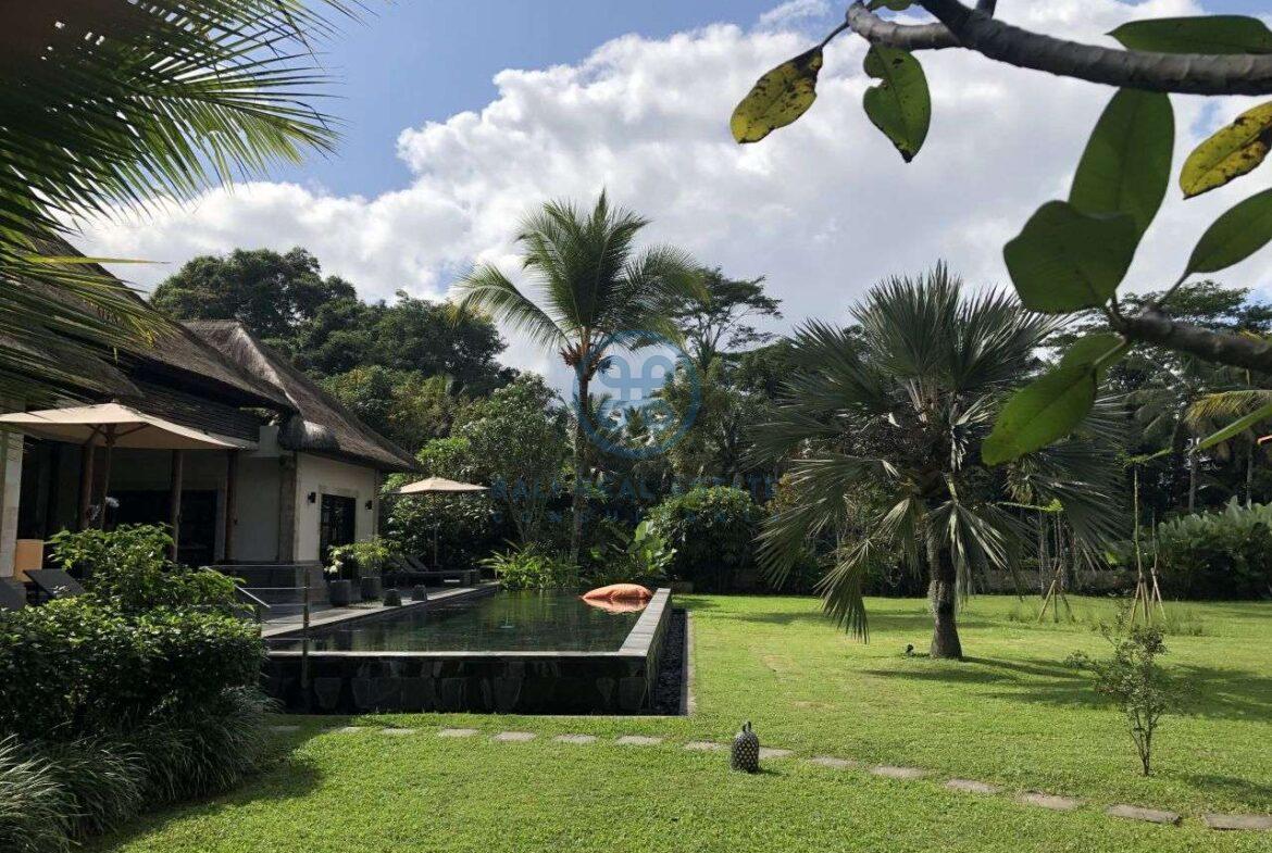 4 bedrooms villa with infinity pool ubud for sale rent 42