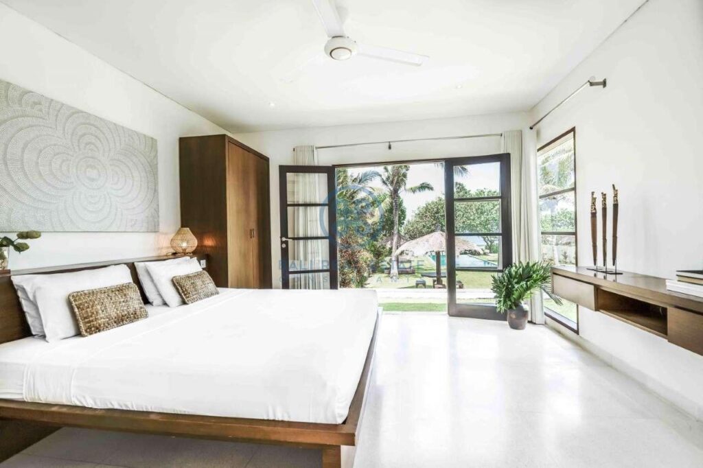 5 bedrooms villa beachfront tabanan for sale rent 7