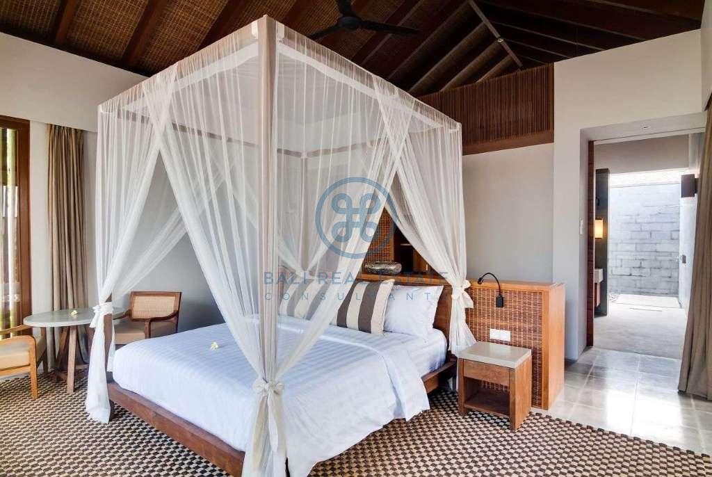 5 bedrooms villa seaside cemagi for sale rent 10