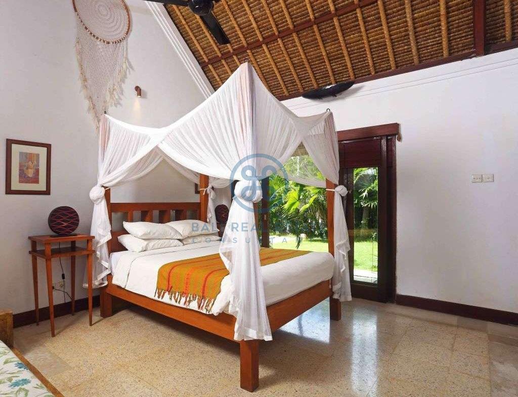 Villas bedroom boutique hotel in canggu for sale