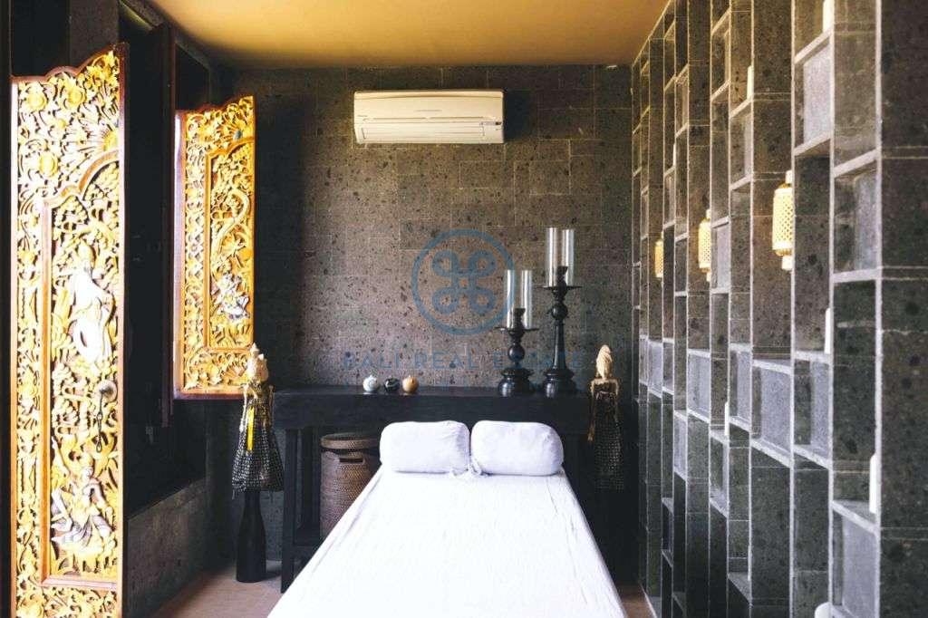 bedroom designer villa Canggu for sale rent