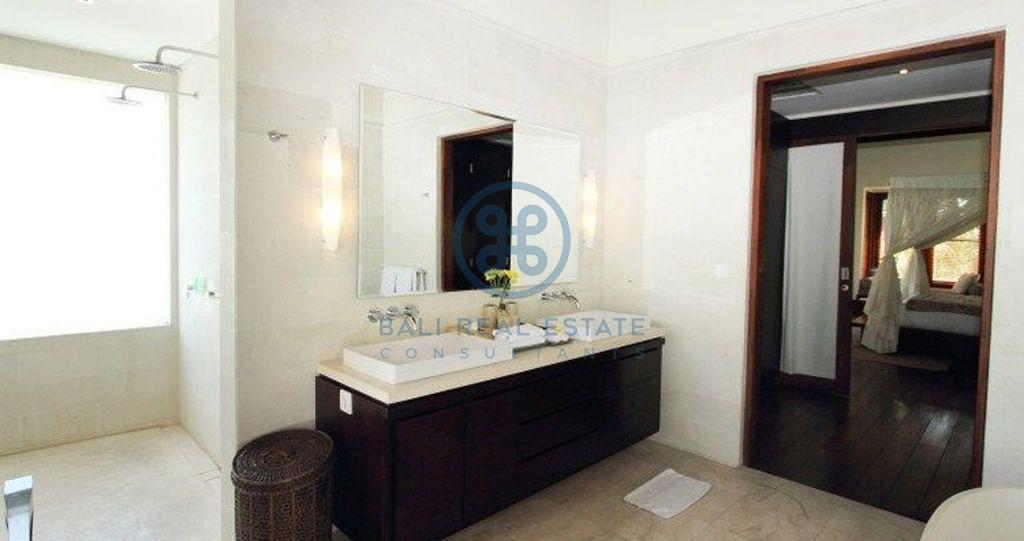 bedroom medern villa seminyak for sale rent