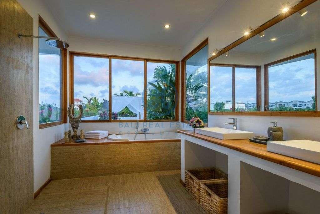 bedrooms villa in gated community canggu for sale rent