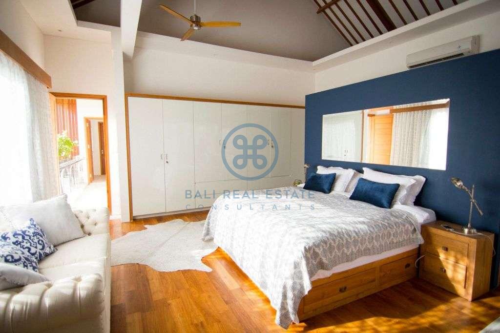bedrooms villa ricefield view pererenan for sale rent