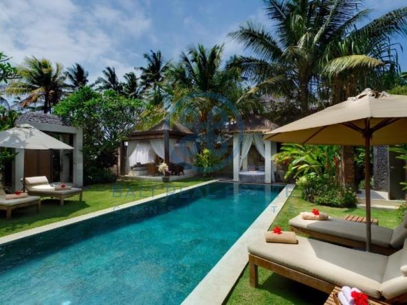 bedroom villa in ketewel semi beachfront for sale