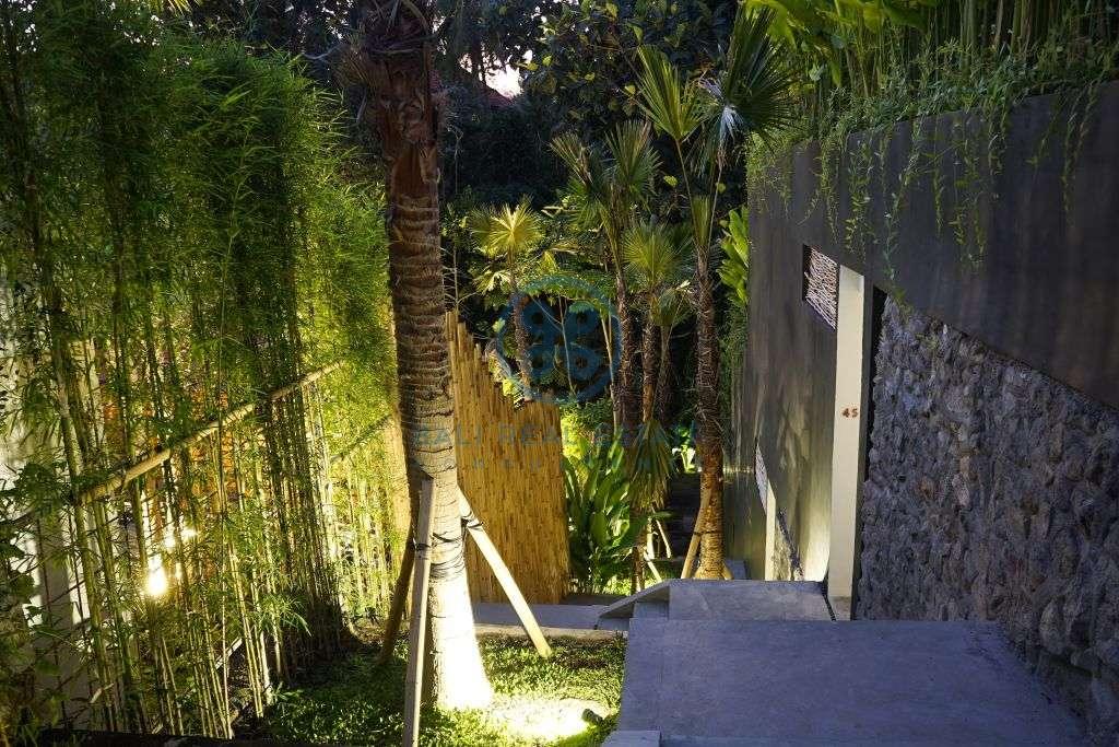 bedrooms villa Jungle view ubud for sale rent
