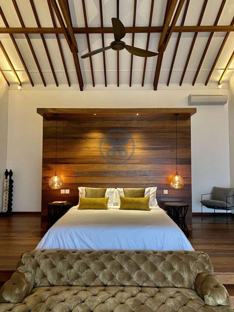 bedroom designer loft villa in pererenan for sale rent