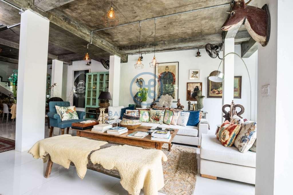 bedroom family villa in umalas for sale