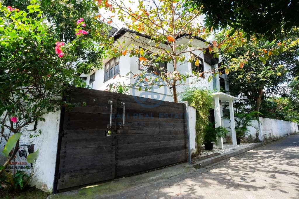 bedroom family villa in umalas for sale