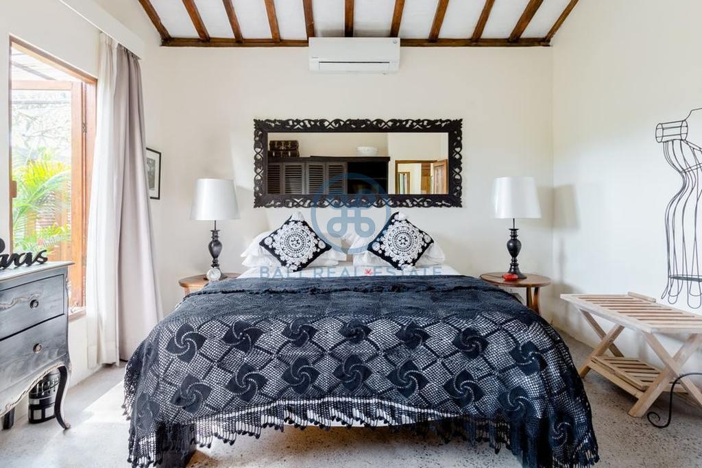 bedroom vintage villa canggu for sale rent