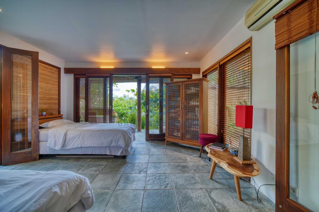 bedroom luxurious ocean view villa in Jimbaran Uluwatu for sale