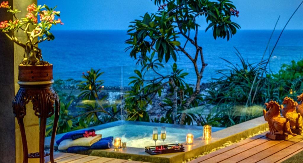 bedroom cliff top villa in uluwatu for sale